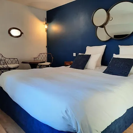 Charme Au Fil De L'eau Hotel *