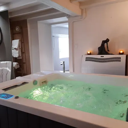 Charme Au Fil De L'eau *