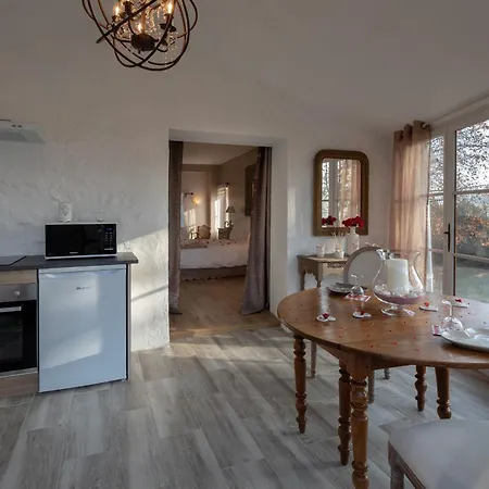 Hotel Charme Au Fil De L'eau *