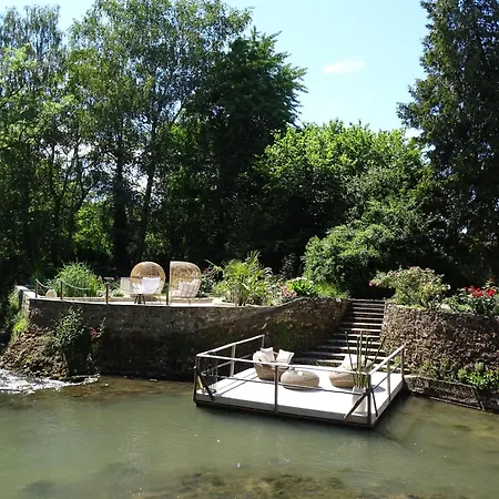 Charme Au Fil De L'eau *