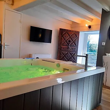 Charme Au Fil De L'eau Hotel Vendieres