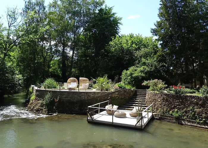 Charme Au Fil De L'eau *